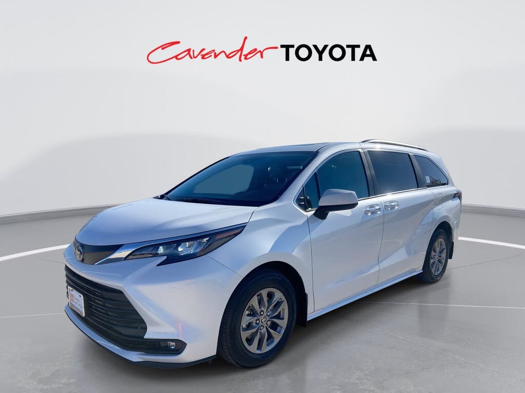 2025 Toyota Sienna XLE 8-Passenger FWD