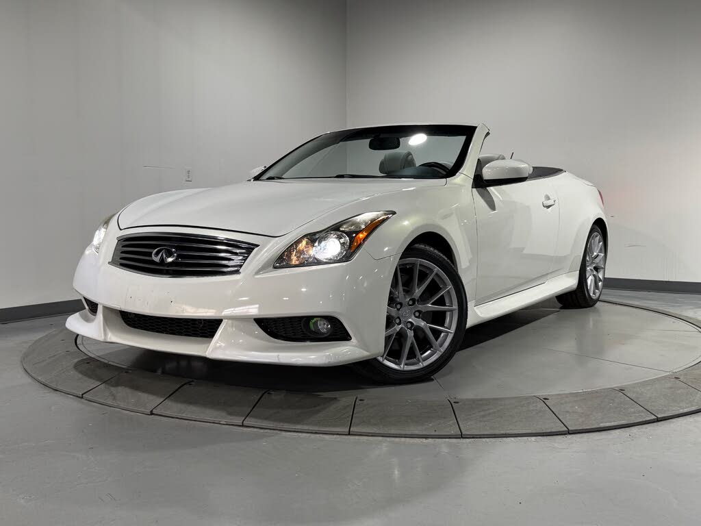 2013 INFINITI G37 IPL Convertible RWD