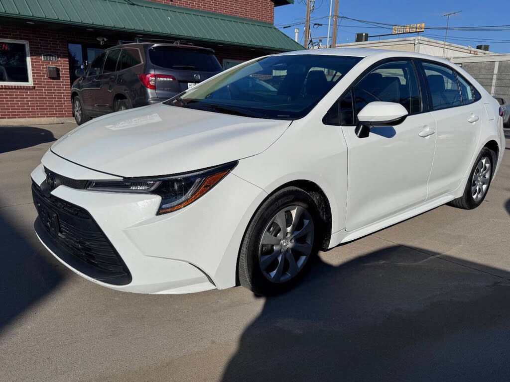 2025 Toyota Corolla LE FWD