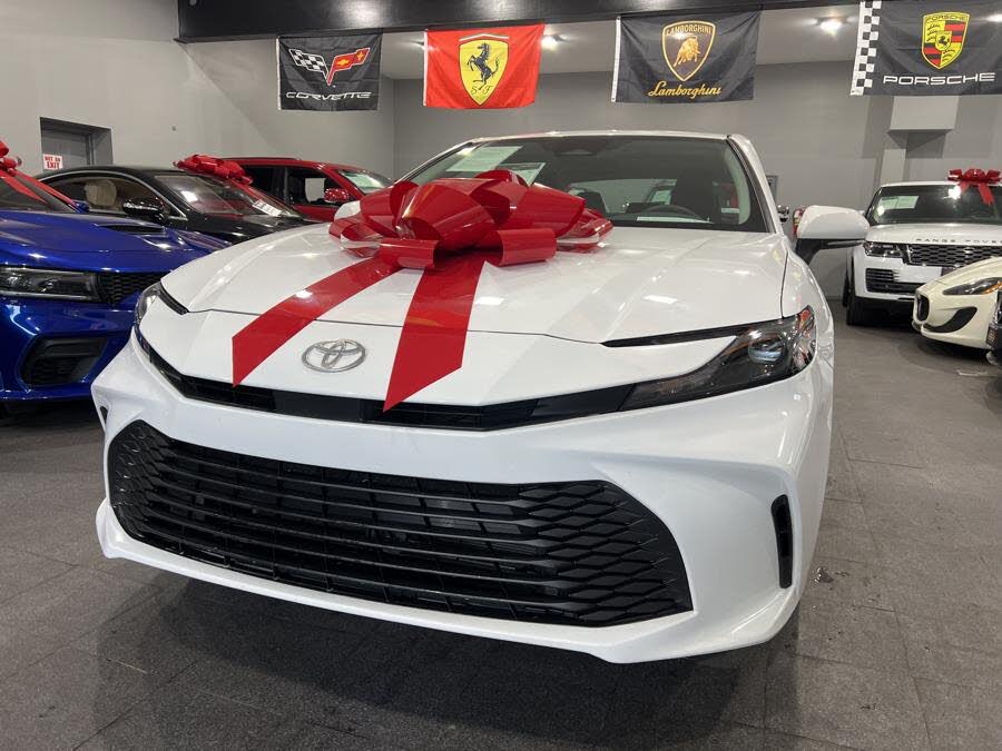 2025 Toyota Camry LE FWD