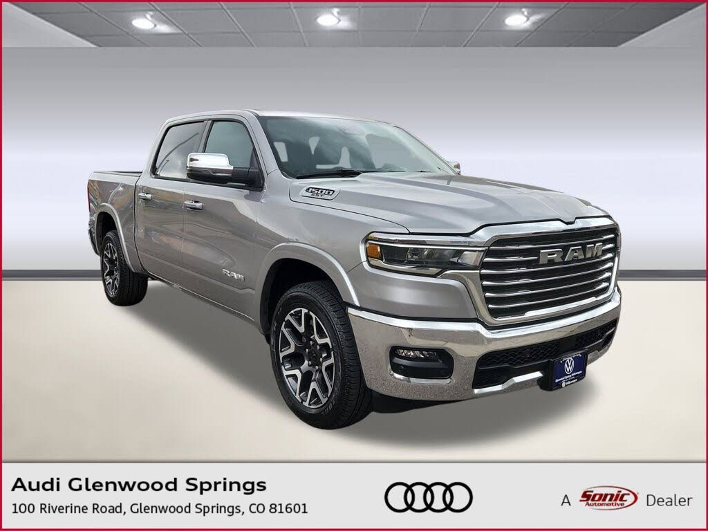 2025 RAM 1500 Laramie Crew Cab 4WD