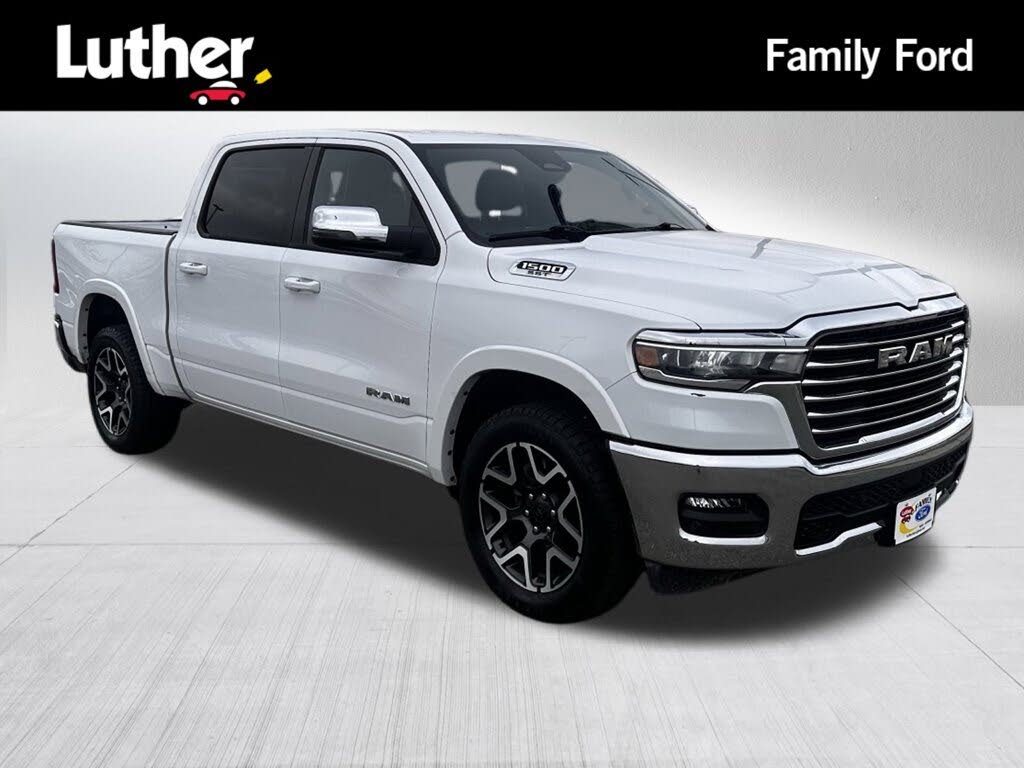2025 RAM 1500 Laramie Crew Cab 4WD