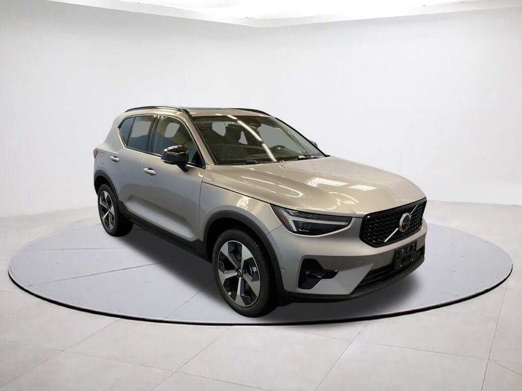 2026 Volvo XC40 B5 Plus AWD