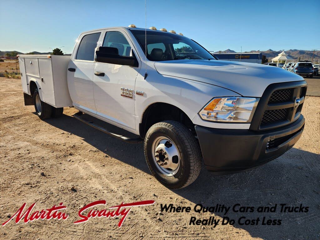 2014 RAM 3500 Chassis Tradesman Crew Cab RWD