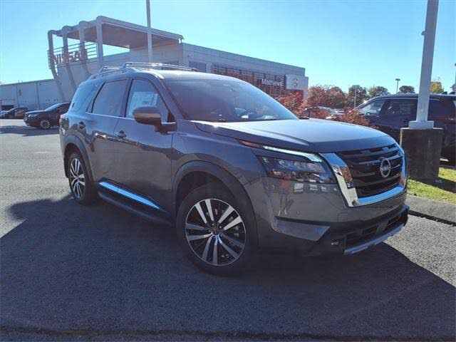 2025 Nissan Pathfinder Platinum 4WD