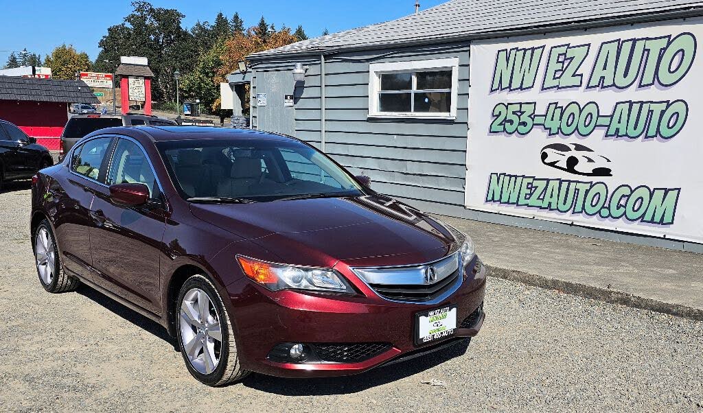 2013 Acura ILX 2.0L FWD with Premium Package