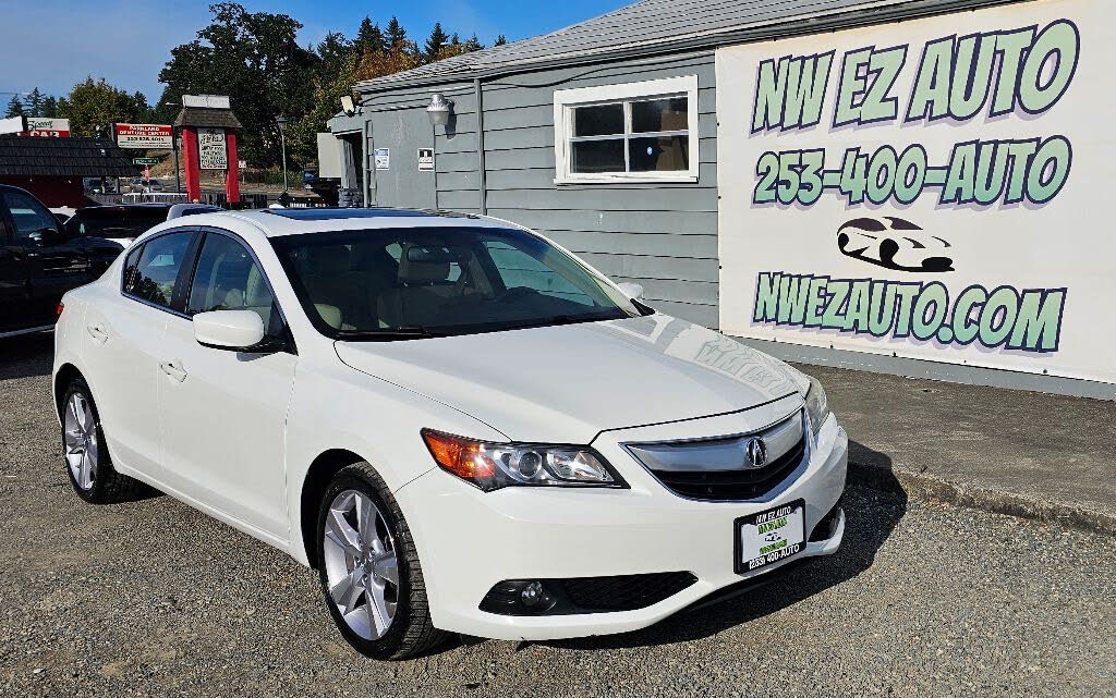 2015 Acura ILX 2.0L FWD with Technology Package