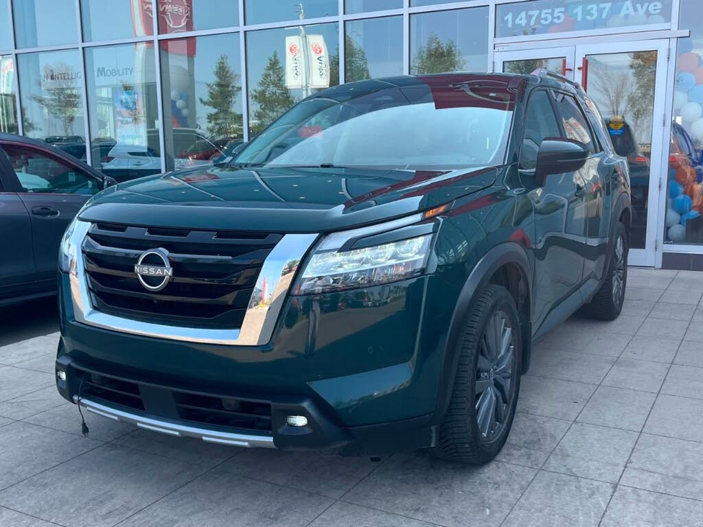 2023 Nissan Pathfinder SL 4WD