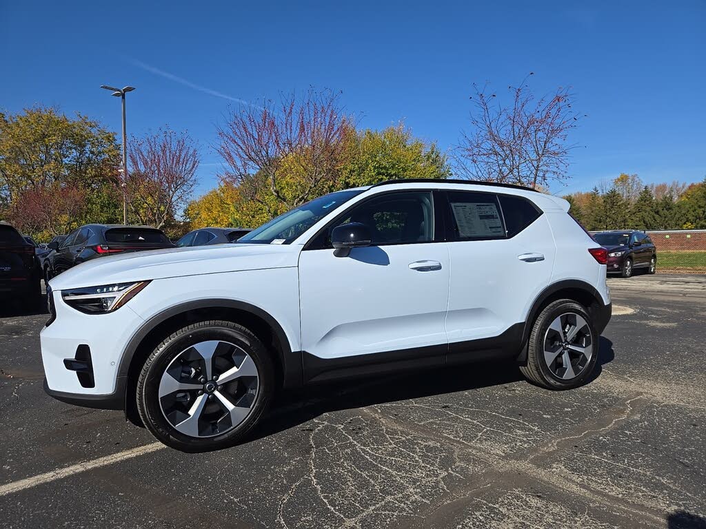 2026 Volvo XC40 B5 Plus AWD