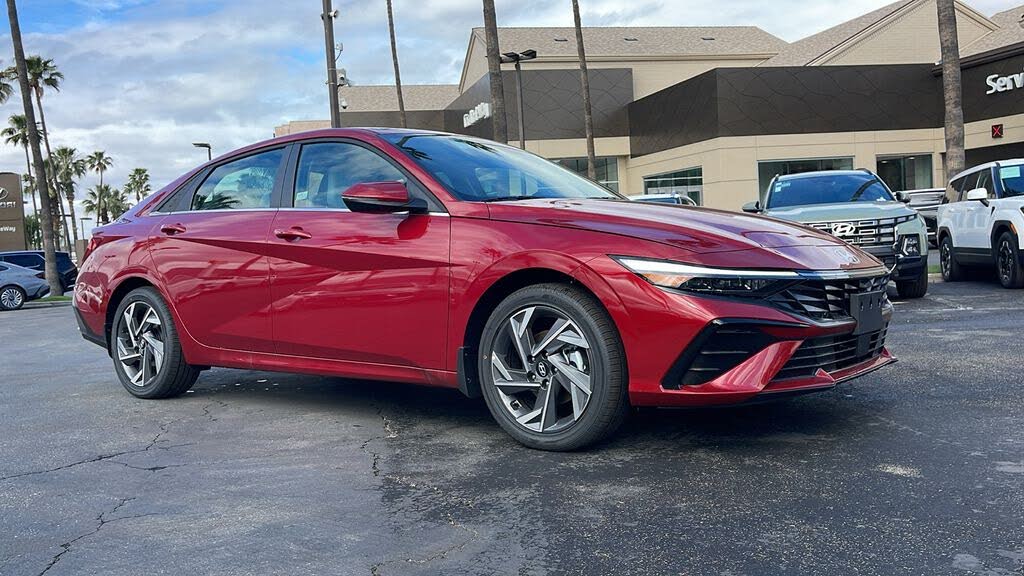 2025 Hyundai Elantra Limited FWD