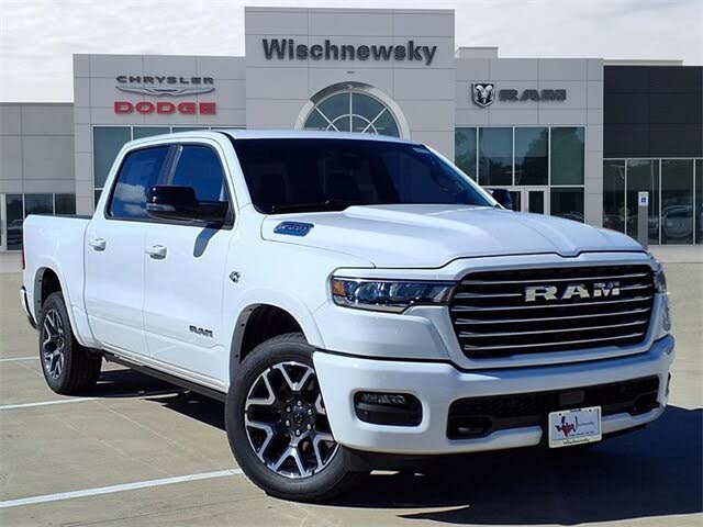 2026 RAM 1500 Laramie Crew Cab 4WD