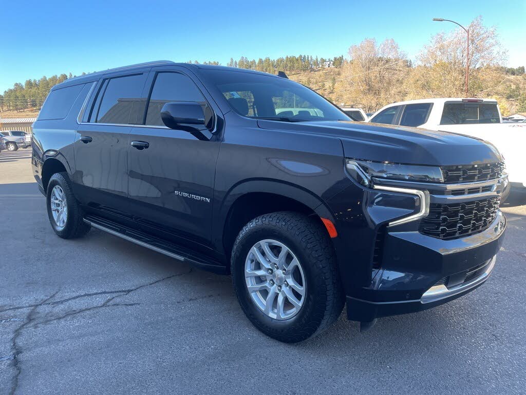 2024 Chevrolet Suburban LS 4WD