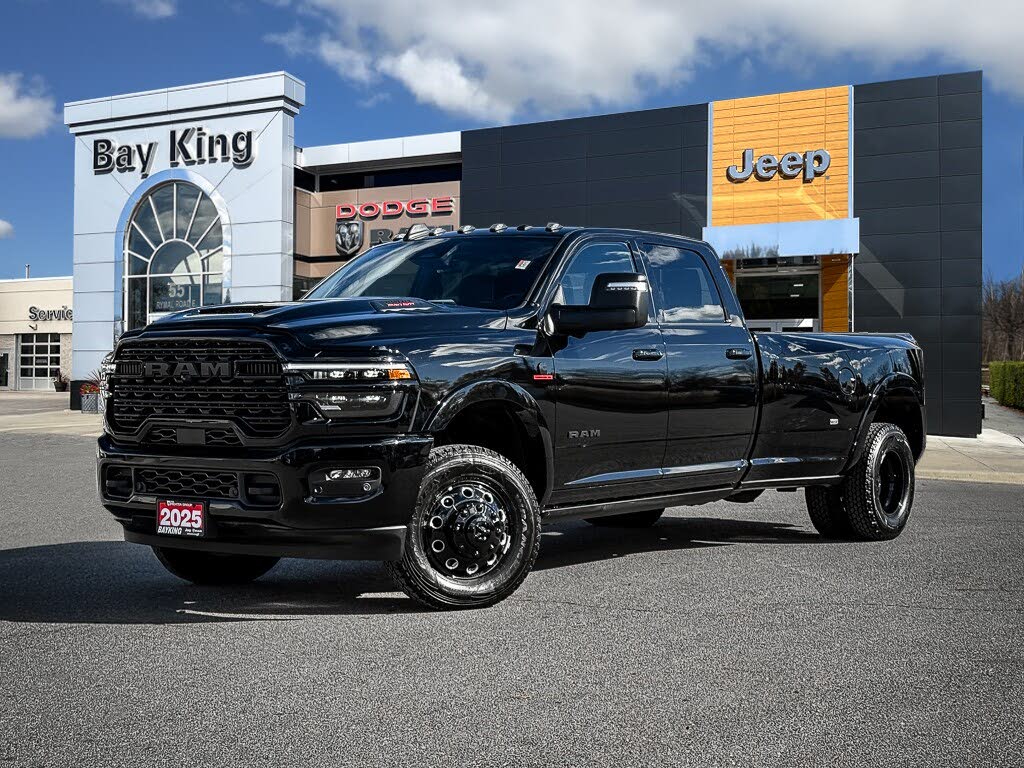 2025 RAM 3500 Limited Crew Cab LB DRW 4WD