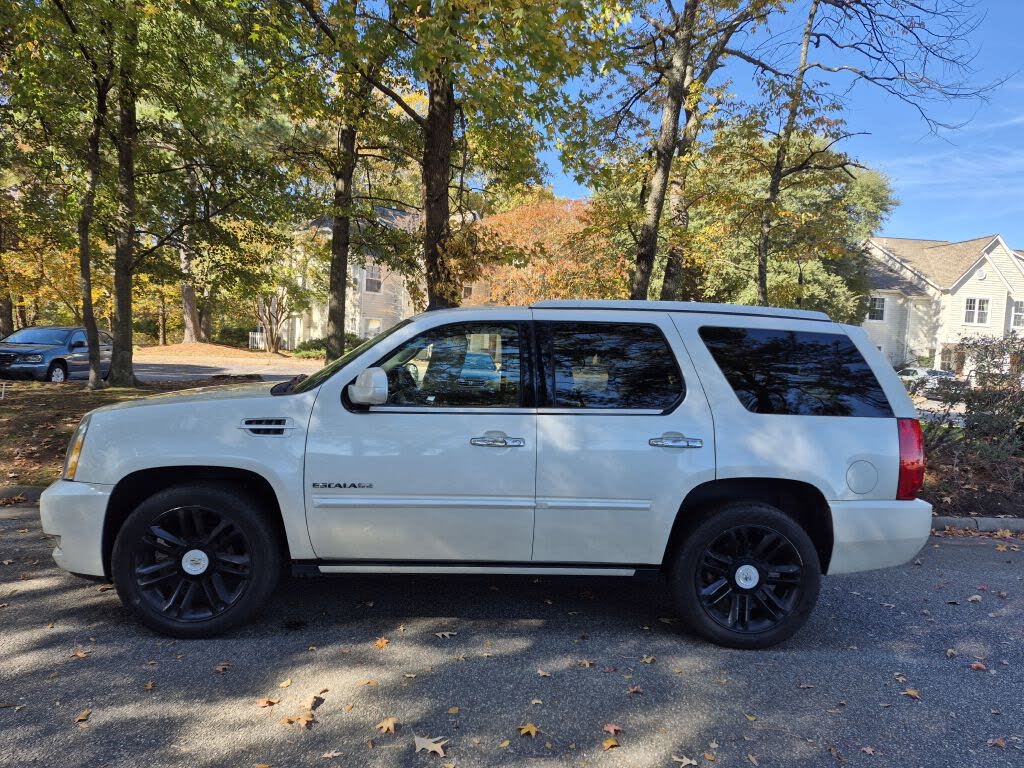 2011 Cadillac Escalade Platinum 4WD