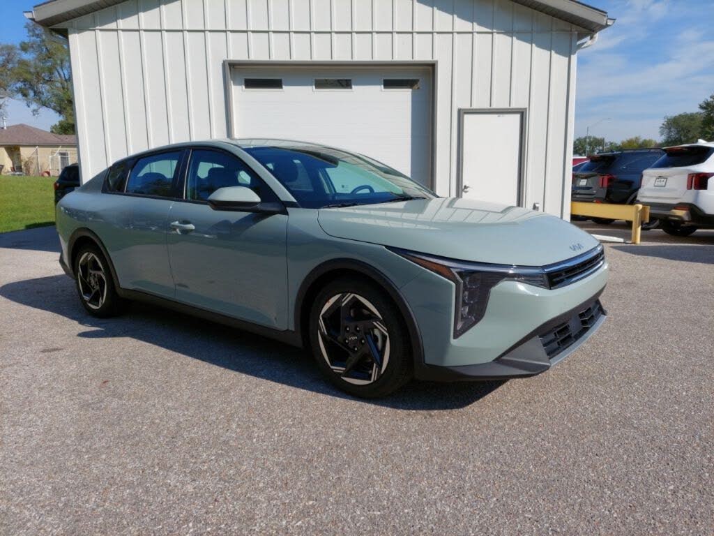 2025 Kia K4 EX FWD