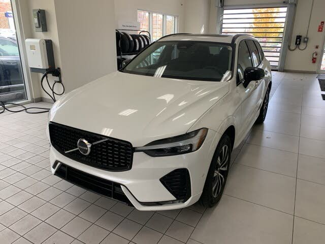 2025 Volvo XC60 B5 Plus Dark Theme AWD