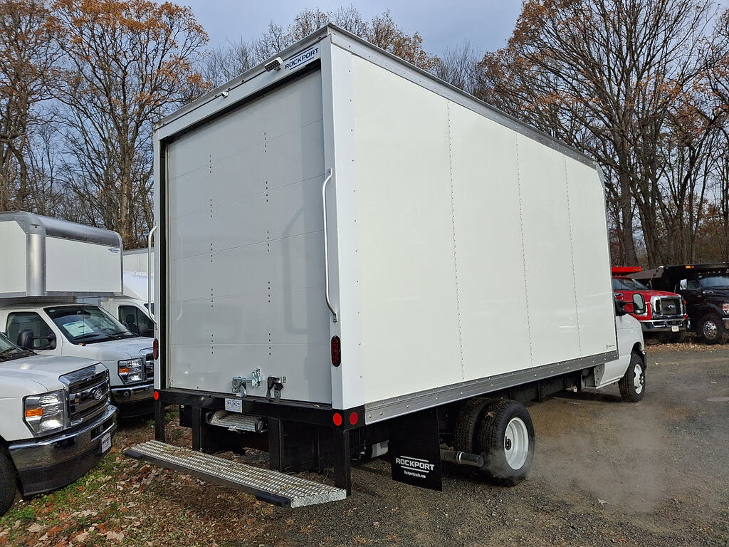 2026 Ford E-Series Chassis E-450 SD Cutaway 158 DRW RWD