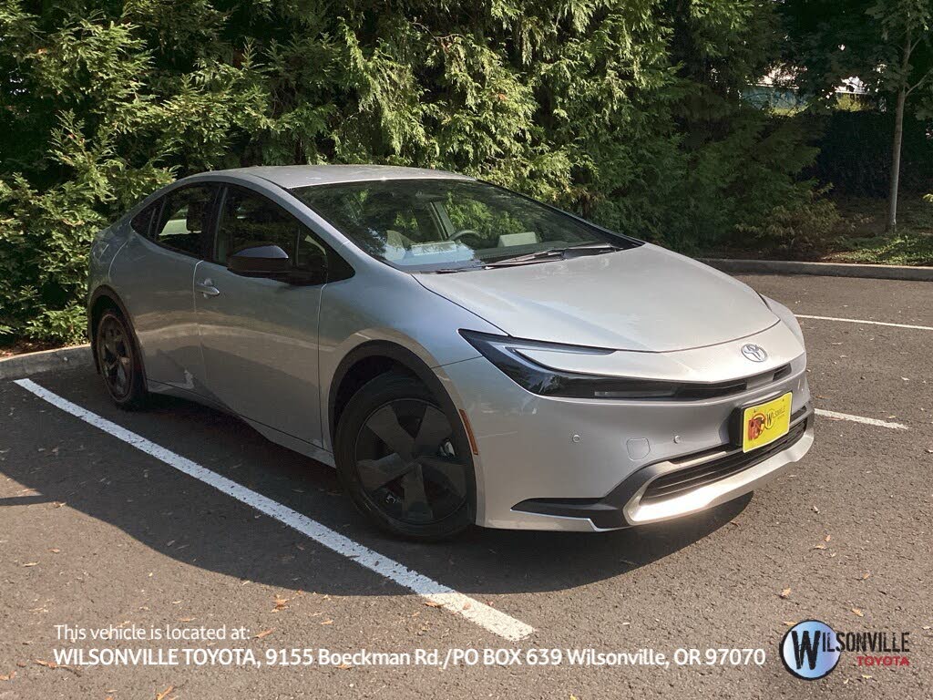 2025 Toyota Prius Plug-In Hybrid SE FWD