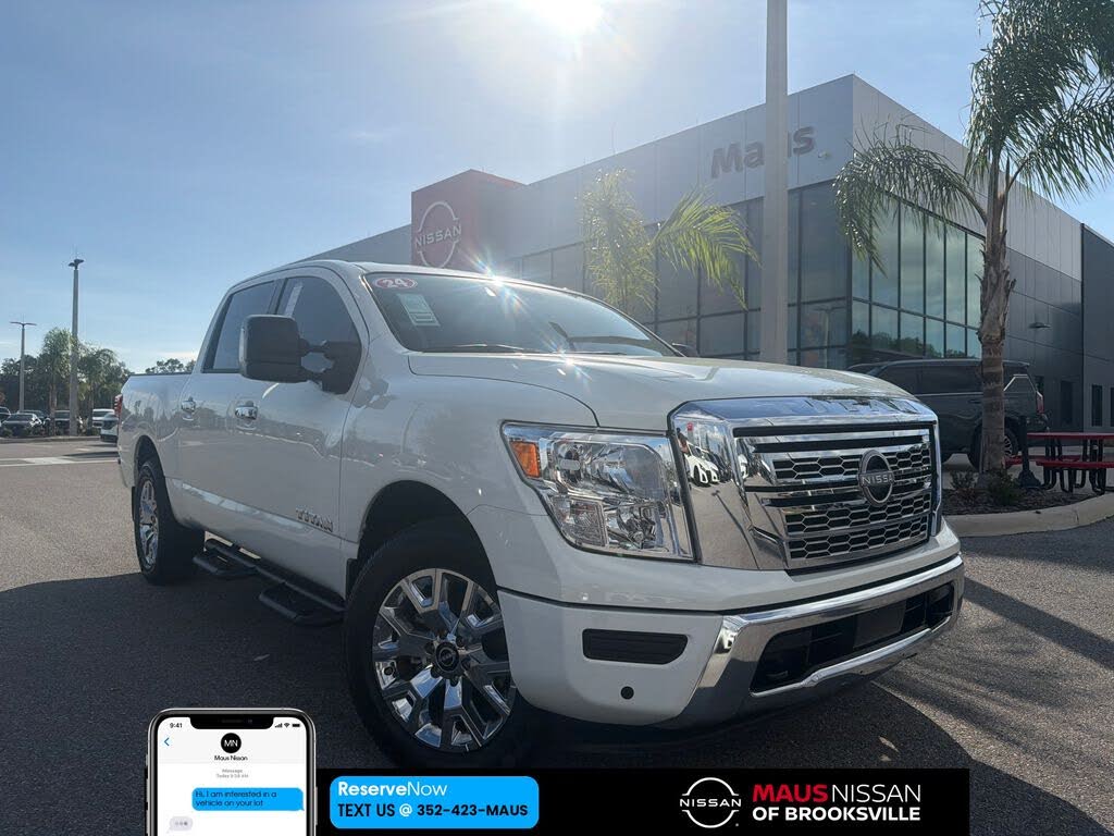 2024 Nissan Titan SV Crew Cab 4WD