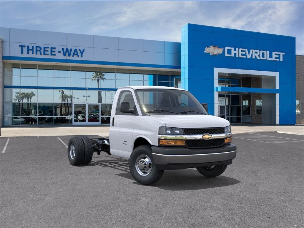 2025 Chevrolet Express Chassis 3500 Cutaway 139