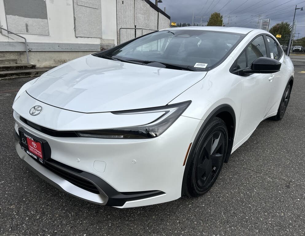 2026 Toyota Prius Plug-In Hybrid SE FWD