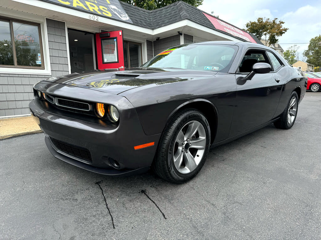 2019 Dodge Challenger SXT RWD