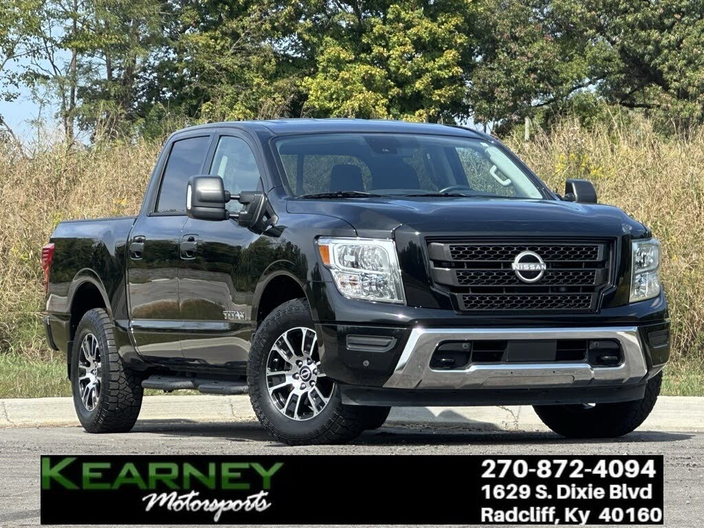 2023 Nissan Titan SV Crew Cab 4WD