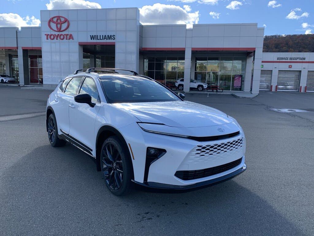 2025 Toyota Crown Signia Limited AWD