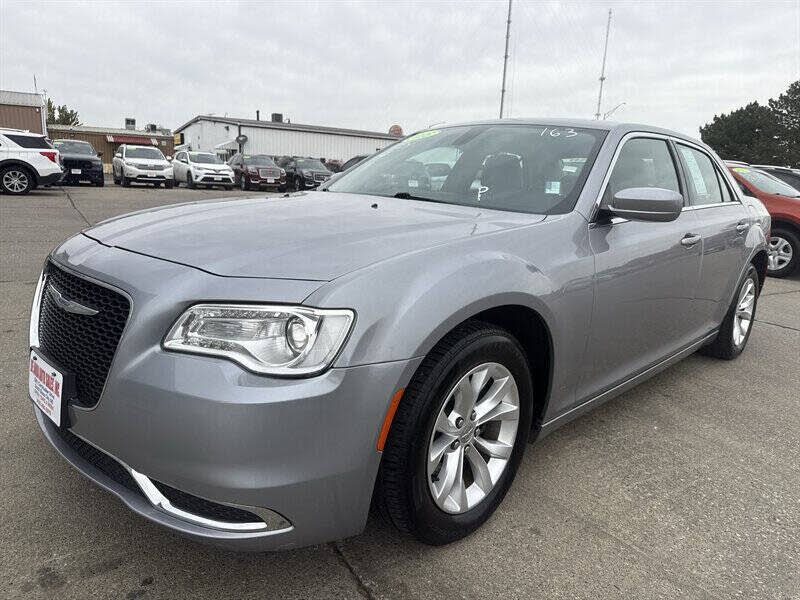 2015 Chrysler 300 Limited RWD