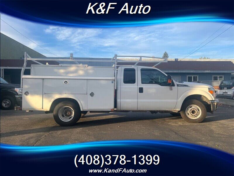 2016 Ford F-350 Super Duty Chassis XLT SuperCab DRW RWD