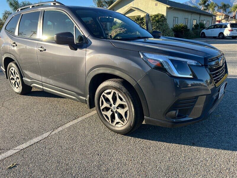 2023 Subaru Forester Premium Crossover AWD