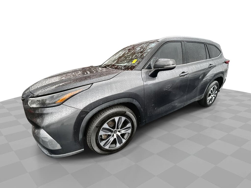 2023 Toyota Highlander XLE FWD