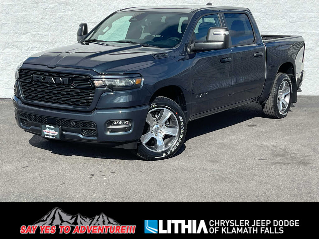 2026 RAM 1500 Express Crew Cab 4WD