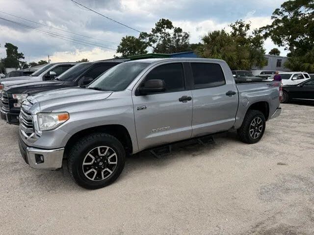 2017 Toyota Tundra SR5 CrewMax 5.7L FFV 4WD