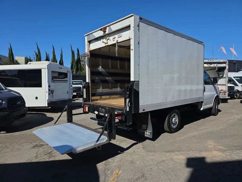 2020 Chevrolet Express Chassis 3500 139 Cutaway RWD