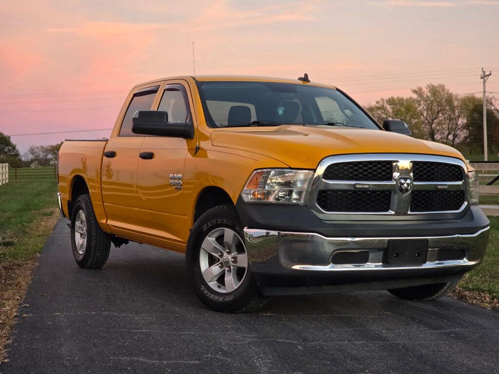 2022 RAM 1500 Classic SLT Crew Cab 4WD