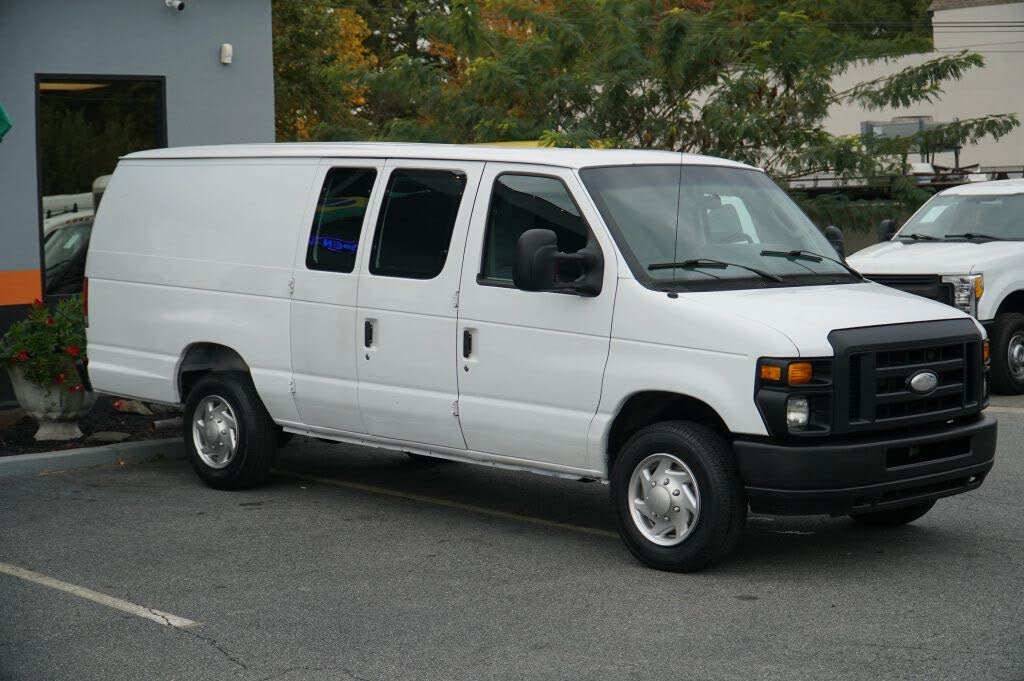 2014 Ford E-Series E-150 Extended Cargo Van
