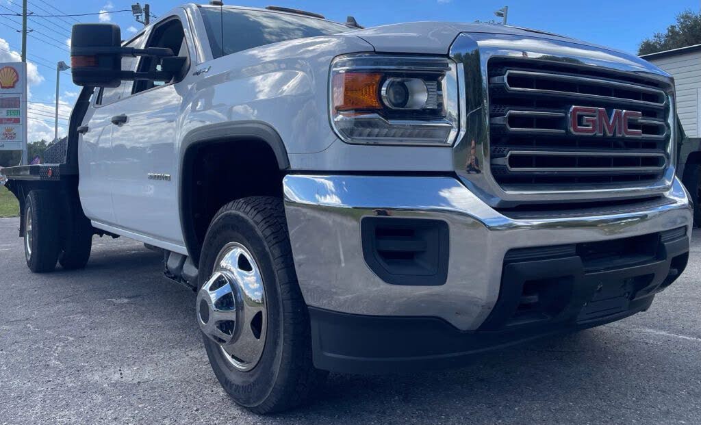 2018 GMC Sierra 3500HD Chassis Crew Cab 4WD