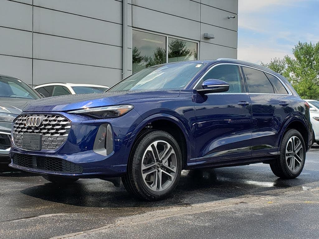 2025 Audi Q5 quattro Premium 40 TFSI