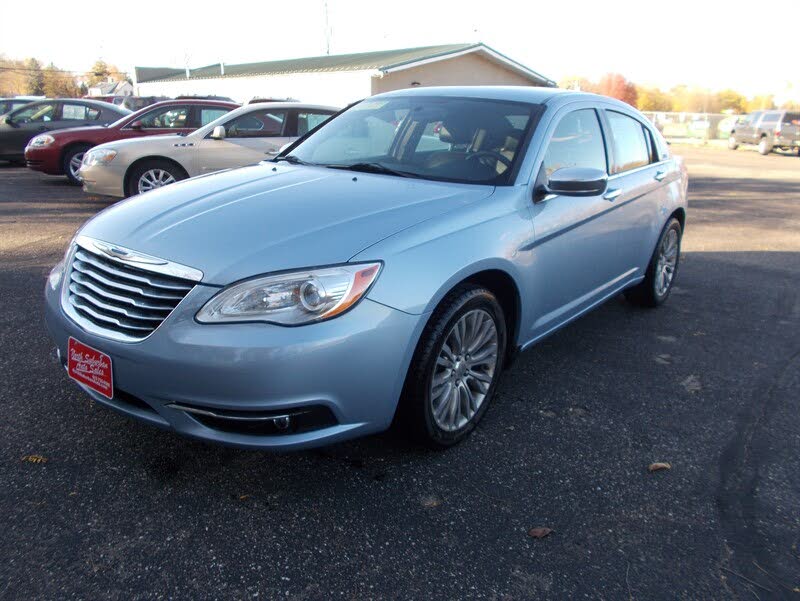 2012 Chrysler 200 Limited Sedan FWD