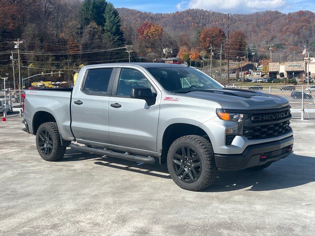2024 Chevrolet Silverado 1500 Custom Trail Boss Crew Cab 4WD