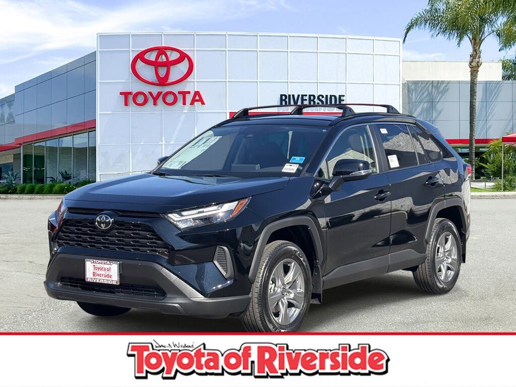2025 Toyota RAV4 XLE FWD