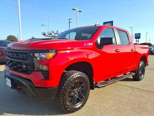 2026 Chevrolet Silverado 1500 Custom Trail Boss Crew Cab 4WD