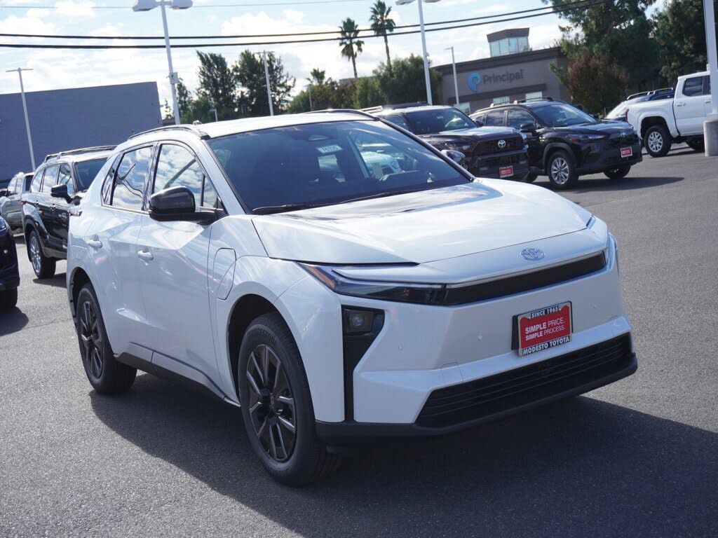 2026 Toyota bZ XLE Plus FWD