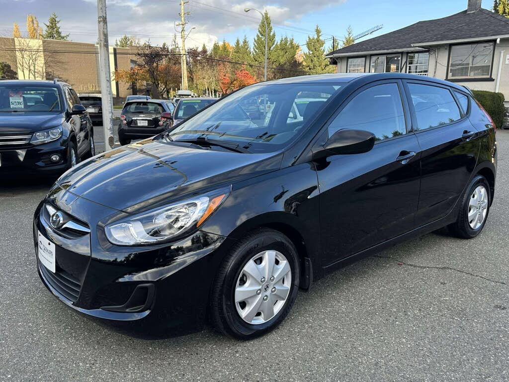 2013 Hyundai Accent GL 4-Door Hatchback FWD