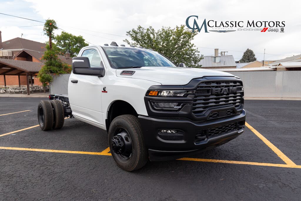 2026 RAM 3500 Chassis Tradesman Regular Cab DRW 4WD