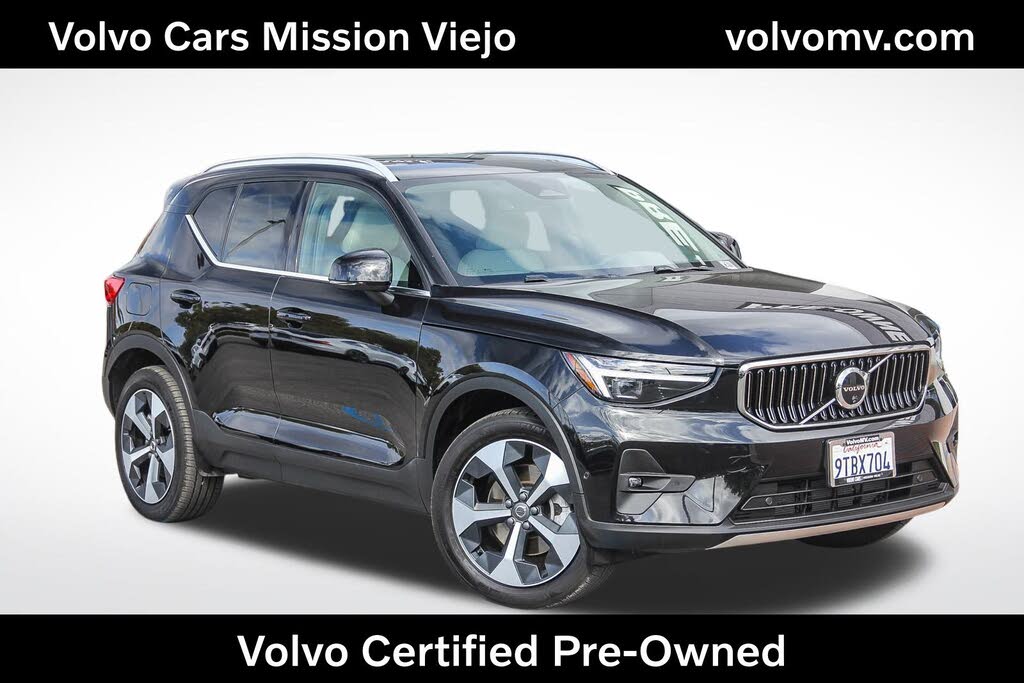 2025 Volvo XC40 B5 Plus Bright Theme AWD