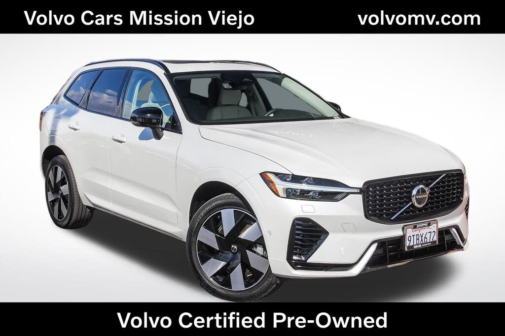 2025 Volvo XC60 Recharge T8 Plus Dark Theme eAWD