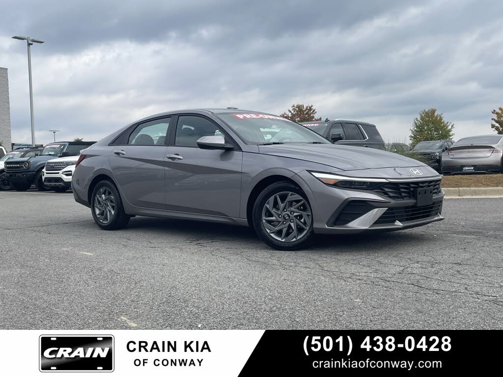 2024 Hyundai Elantra SEL FWD