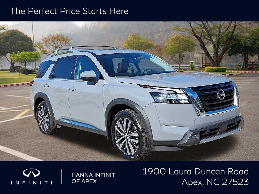 2022 Nissan Pathfinder Platinum FWD